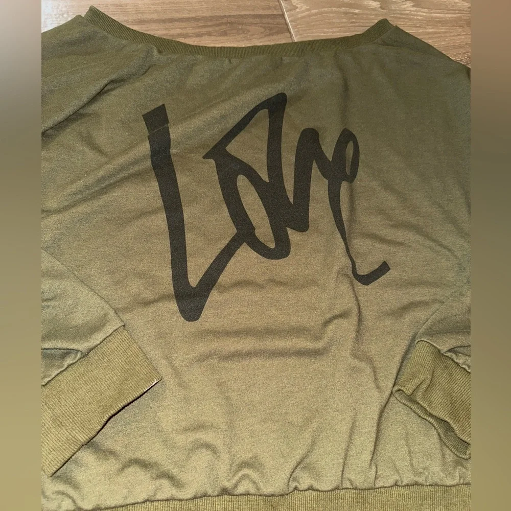 Nancy Rose Women's 2XL Off-Shoulder Love Sweatshirt olive green
